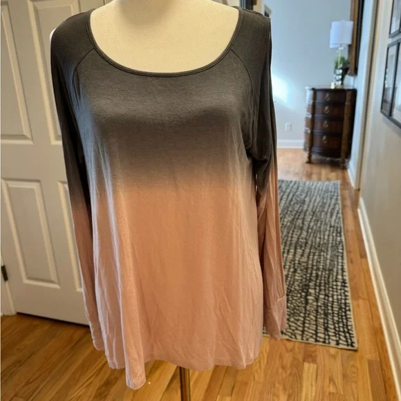 American Eagle Soft & Sexy Ombre Cold Shoulder Top - Picture 7 of 9